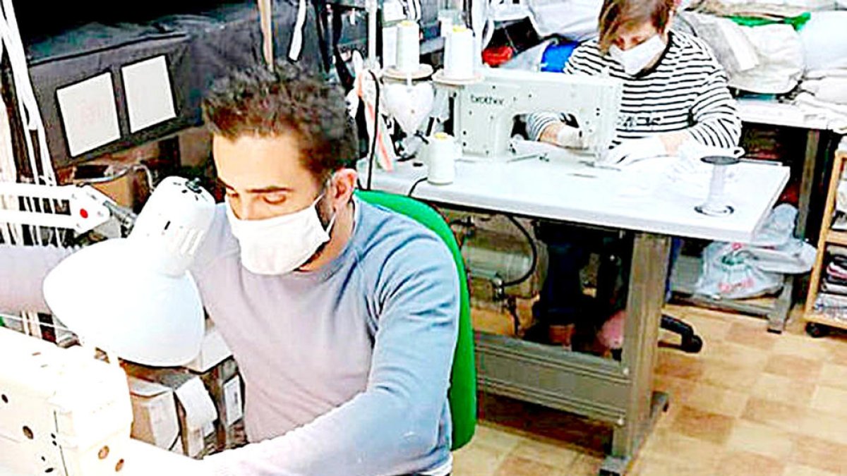 La comercialització de mascaretes crea malestar entre els voluntaris