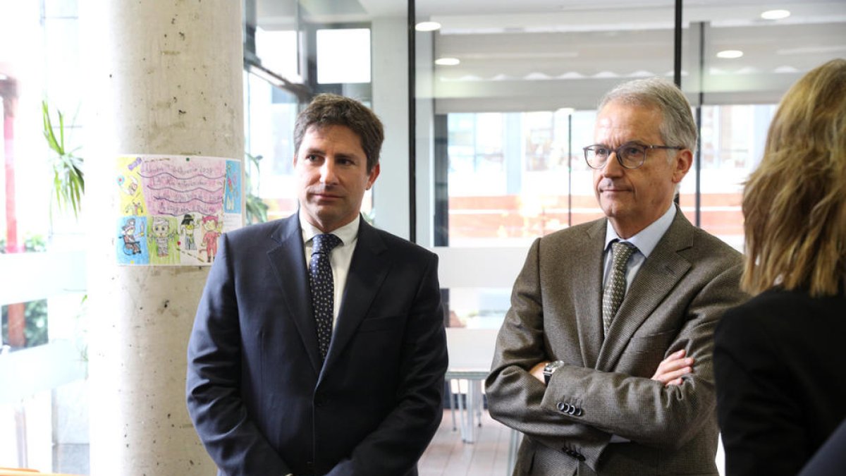 Els infermers denuncien la gestió de la crisi del Cedre