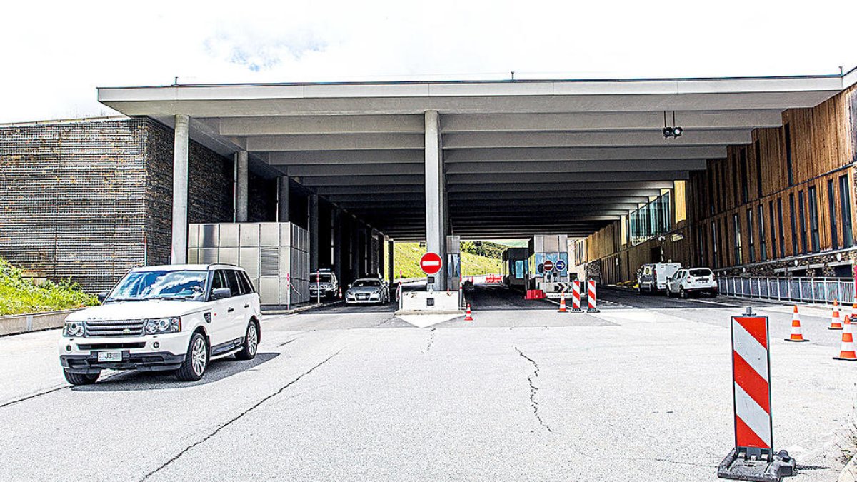 Els hotels oberts al Pas de la Casa s'omplen de turistes