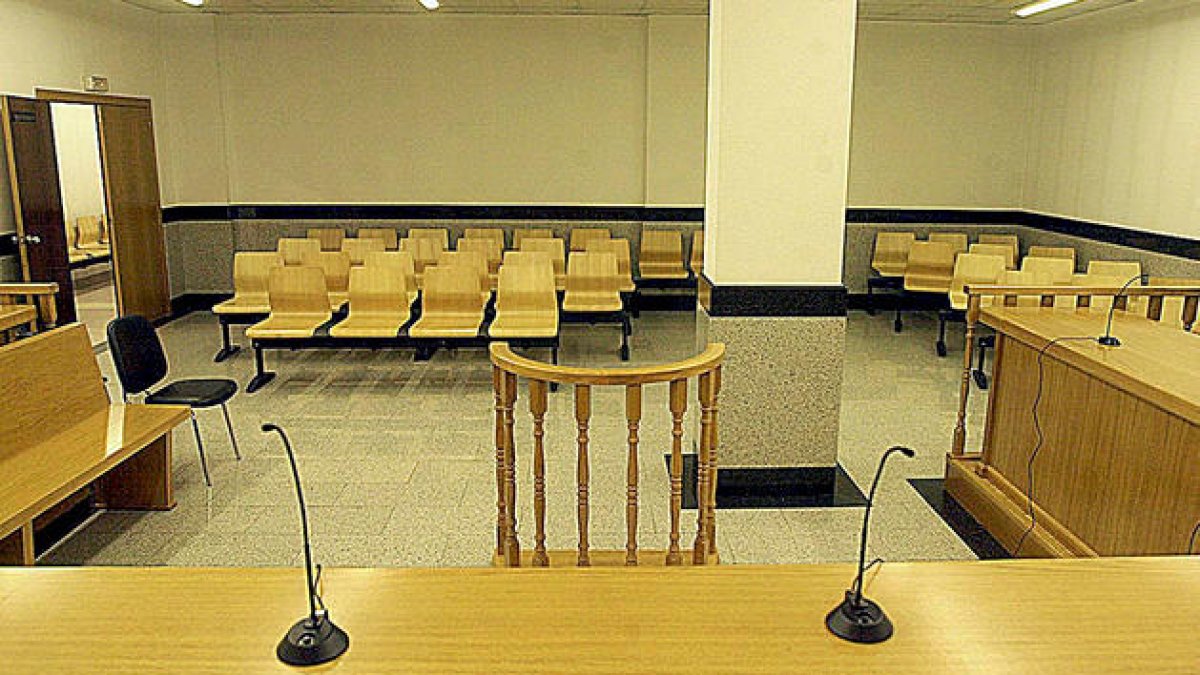 La fiscalia demana sis anys de presó per abús sexual d'un avi a la seva neta