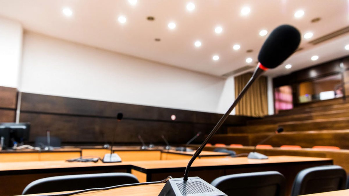 Un auxiliar d'infermeria s'enfronta a 8 anys de presó per una fel·lació