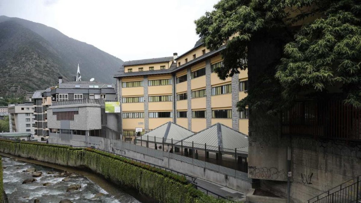 Roben material informàtic del Sagrada Família