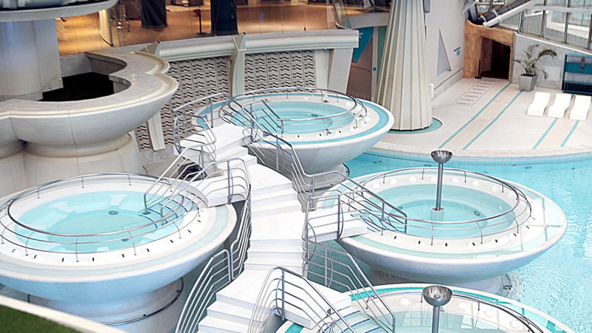 Els turistes que visiten el Principat cauen a la meitat al març