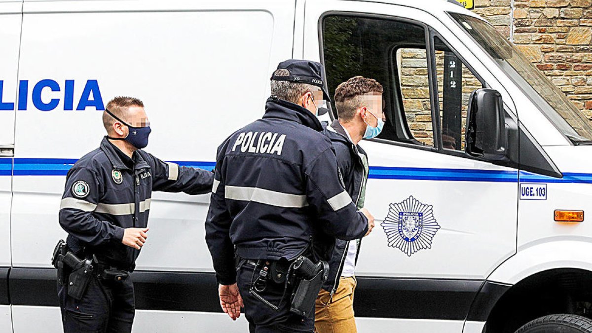 Corts deixa en llibertat el jove resident de l''Operació Nord'