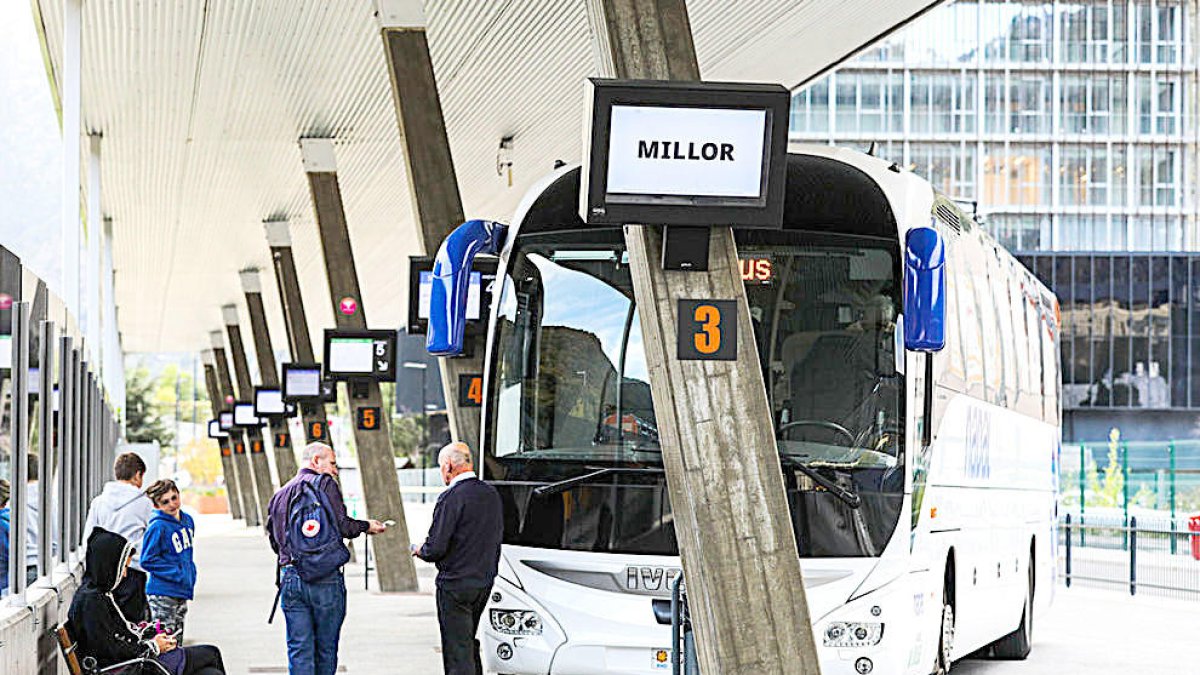 Les companyies d'autobusos faran ERTO a gairebé tots els empleats