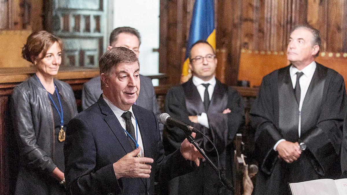 El CSJ incompleix la llei i porta la Batllia al col·lapse