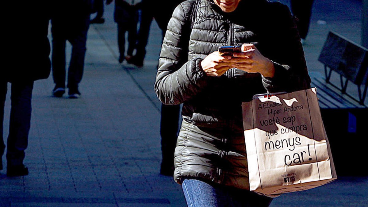 Andorra Telecom duplica les dades mòbils