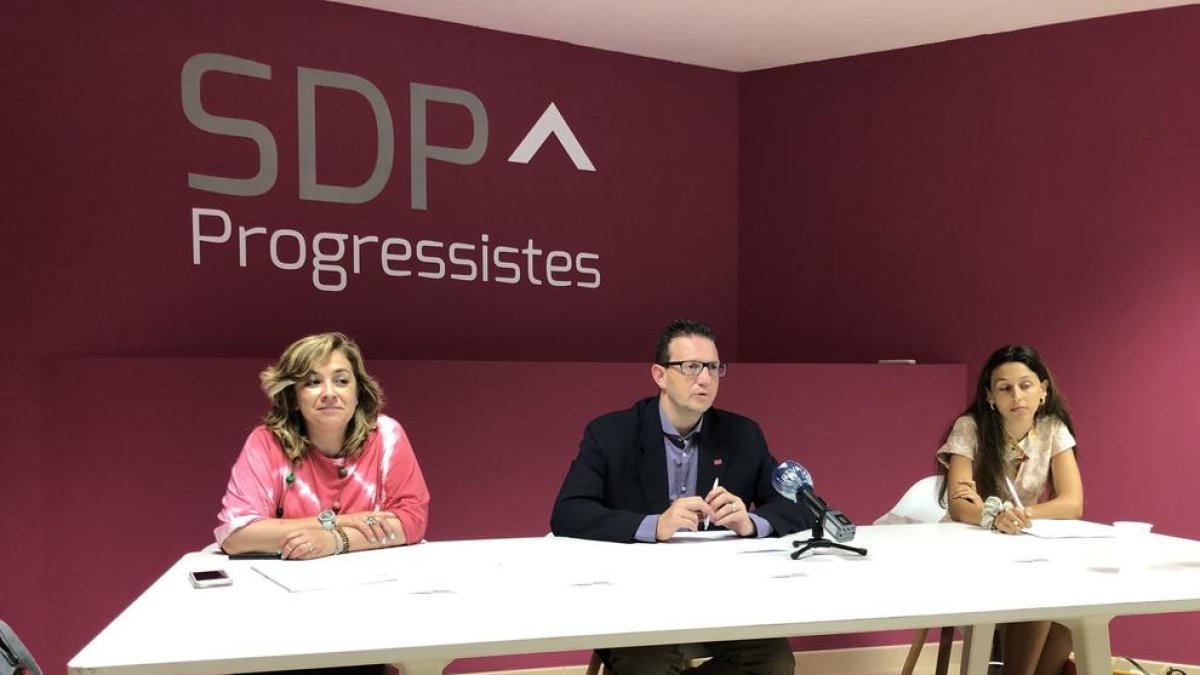 Els representants d'SDP durant la roda de premsa