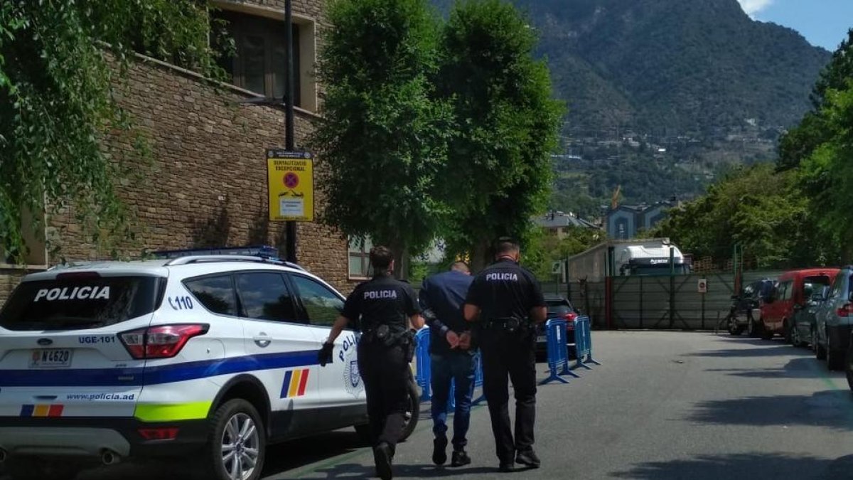 José Luis Tribaldos al moment d'arribar per escoltar la sentència