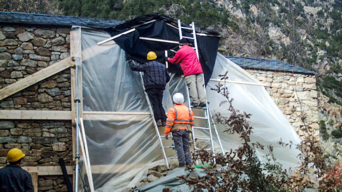 Licitació de la reconstrucció del campanar de Sant Vicenç d'Enclar
