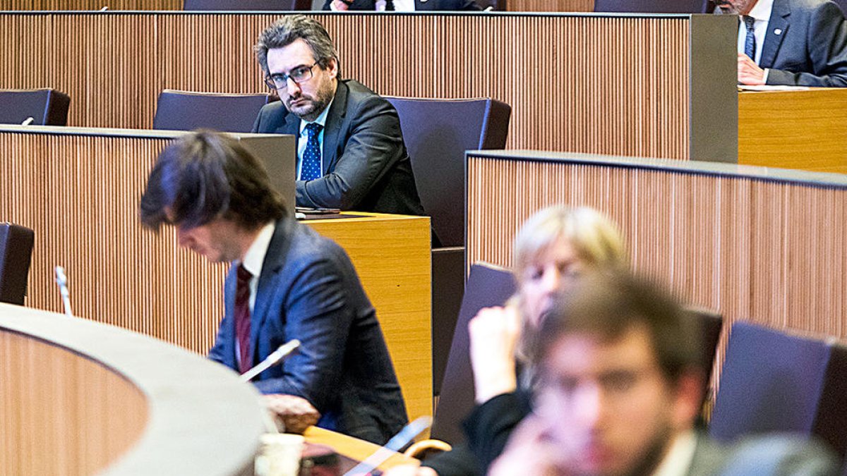 López acusa Jover de mentir sobre el cost de l'FMI