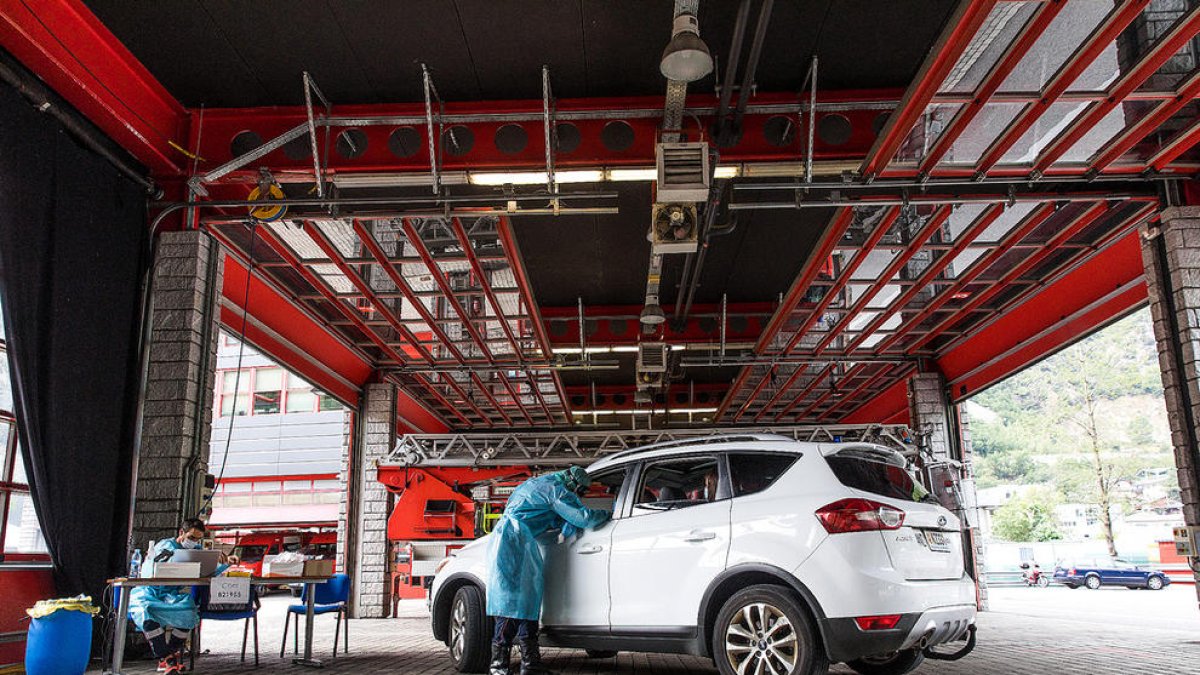 Benazet vol regular el cribratge a bombers perquè el test no es faci més d'un cop al mes