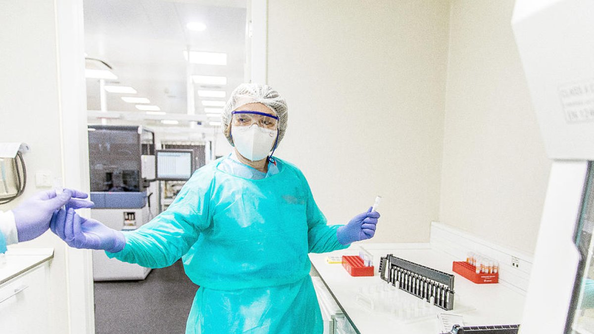 Salut registra 19 recuperats del virus i l'hospital s'allibera de pacients a l'UCI