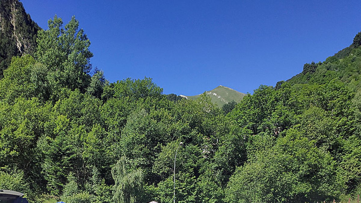 Més de 600 persones al mercat d'ocasió solidari d'Arinsal