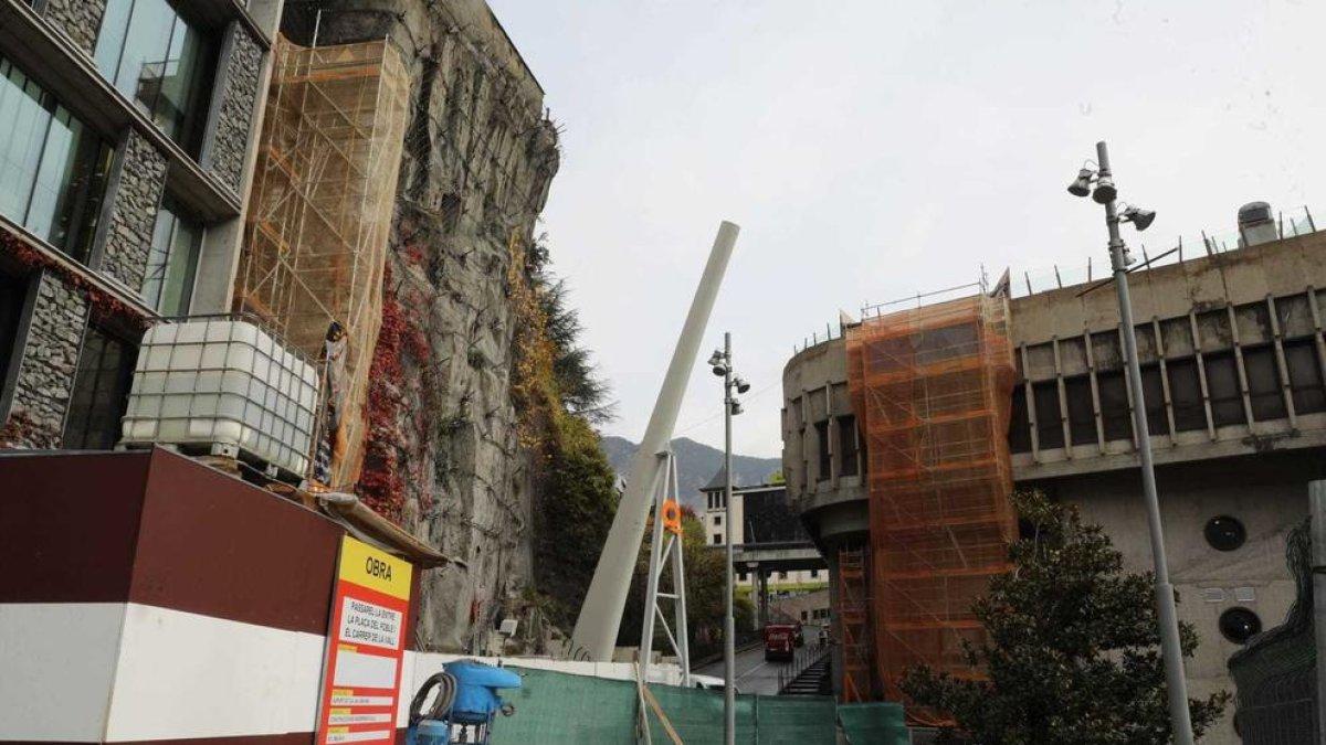 La pila instal·lada de la passarel·la