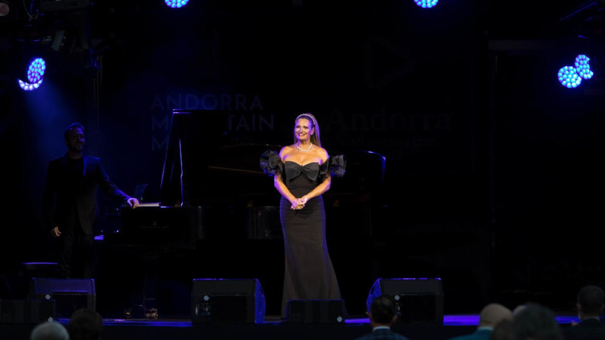 El concert d'Ainhoa Arteta recapta 17.200 euros pel fons solidari del Govern