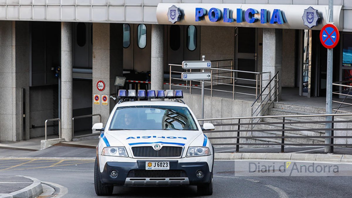 La policia deté un turista per robar un cotxe a Grau Roig