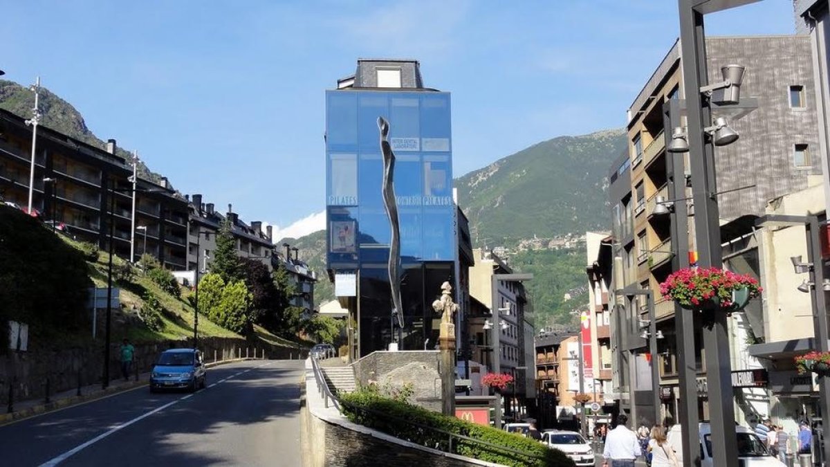 El comú de la capital instal·larà un pas de vianants elevat a la Creu Grossa