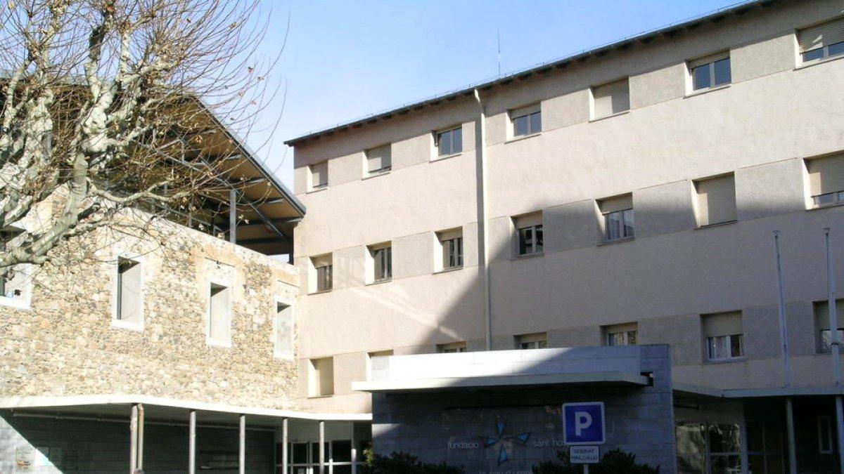 Façana del Sant Hospital de la Seu d'Urgell.