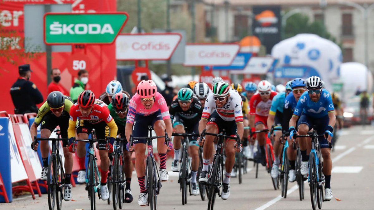 Magnus Cort Nielsen s'endú una etapa marcada pel vent