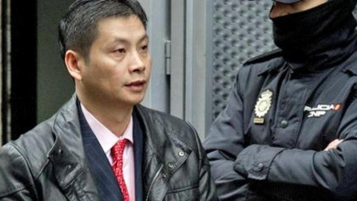 Espanya vol jutjar fins a 105 persones pel 'cas Emperador'