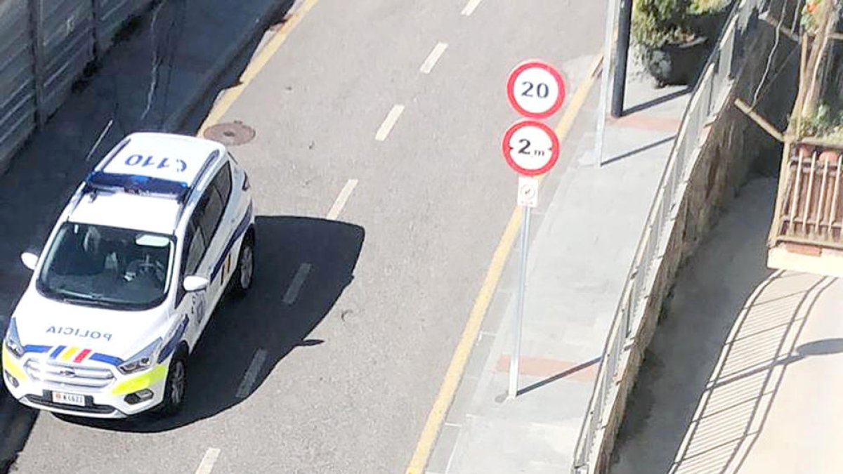 Jutgen dos acusats de vendre droga a desenes de joves