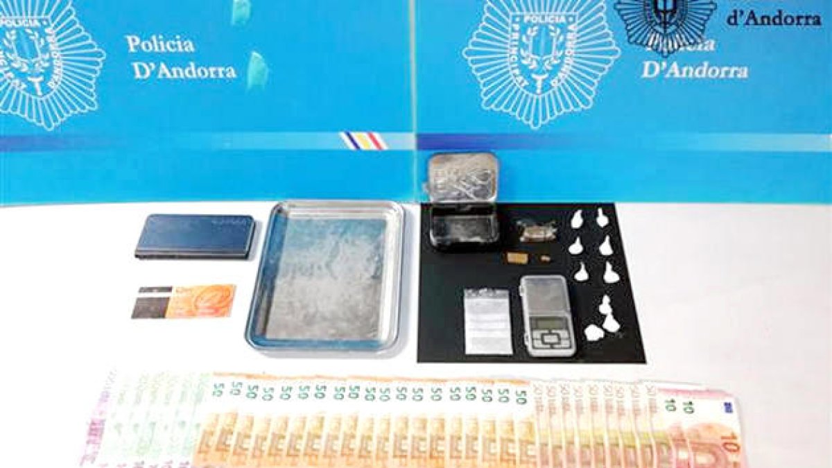 Ingressa a presó un dels tres detinguts per la droga comissada a l'avinguda Meritxell