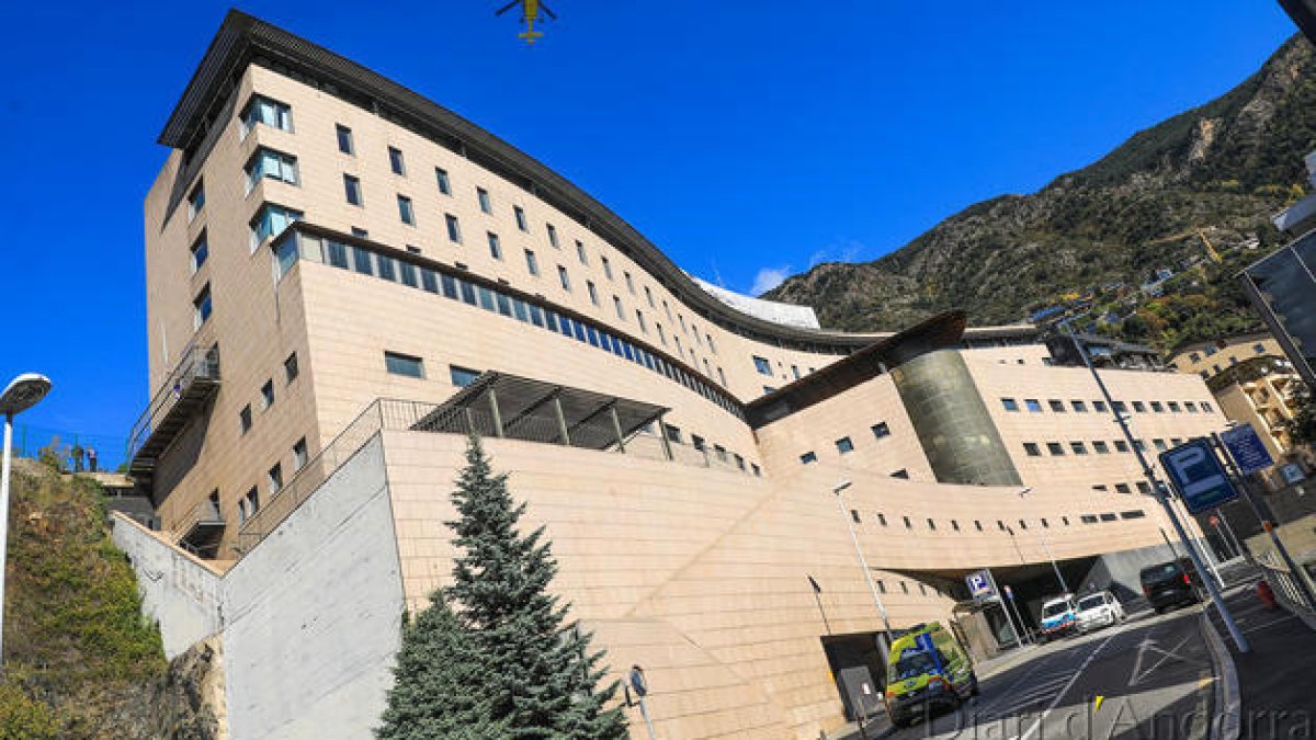 Els casos actius baixen el llindar de les 1.000 persones