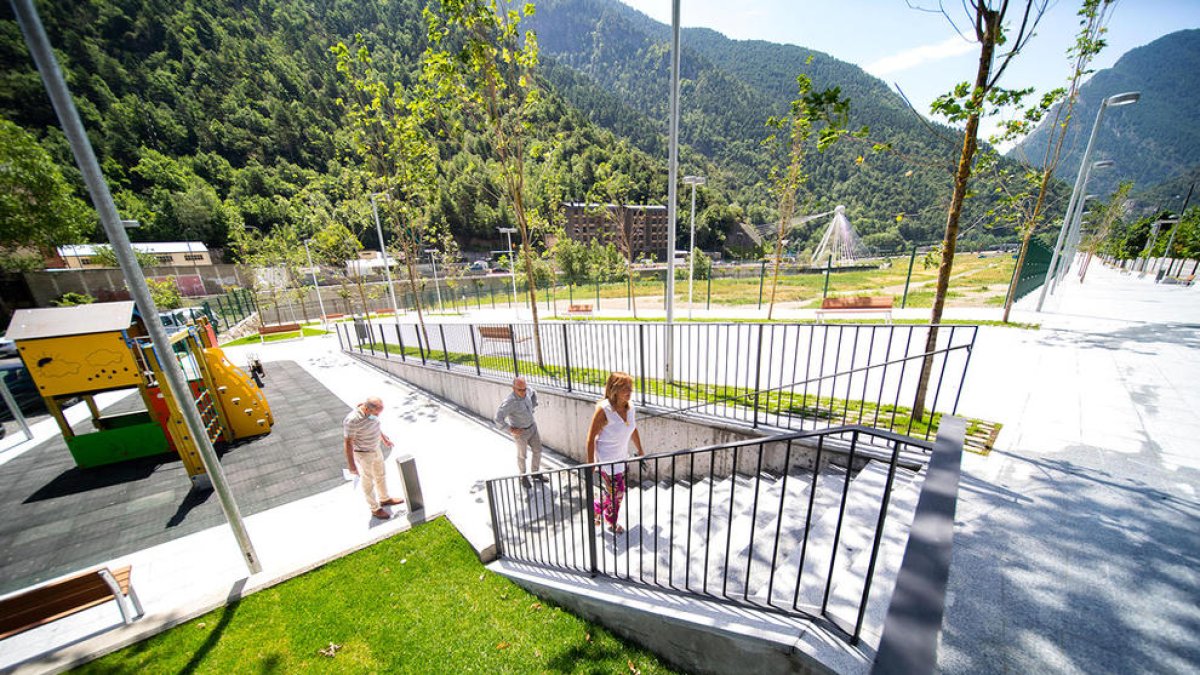 Inaugurat el nou passeig de l'avinguda d'enclar