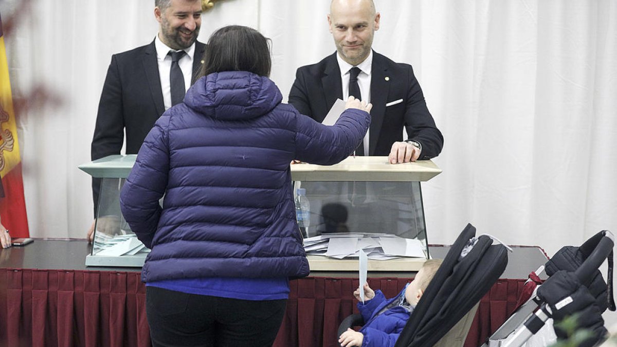 Un 18,6% dels votants afirma que la classe política incompleix el que diu