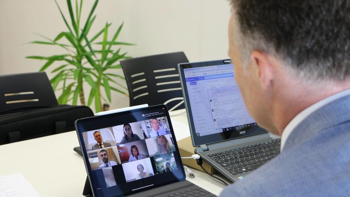 Ferran Costa participa a la reunió de la Xarxa Internacional per l'Educació