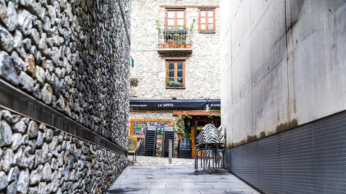 Els bars podran tornar a obrir amb restriccions