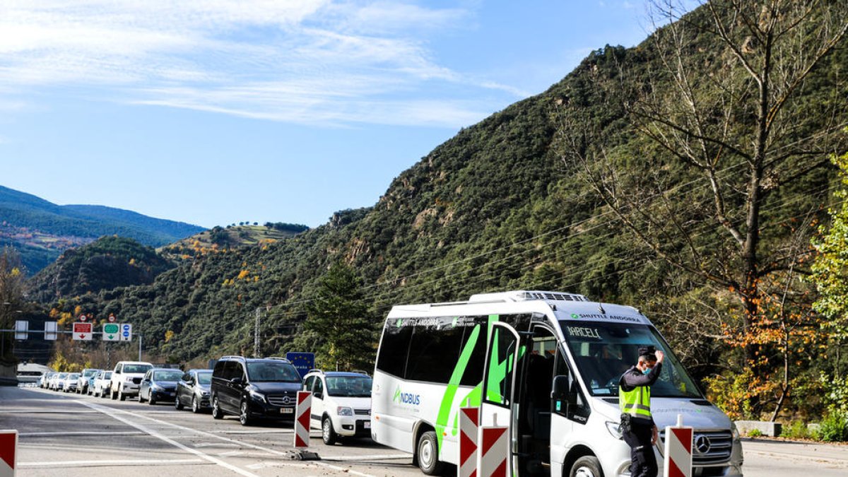 Les restriccions de mobilitat a les fronteres es prorroguen