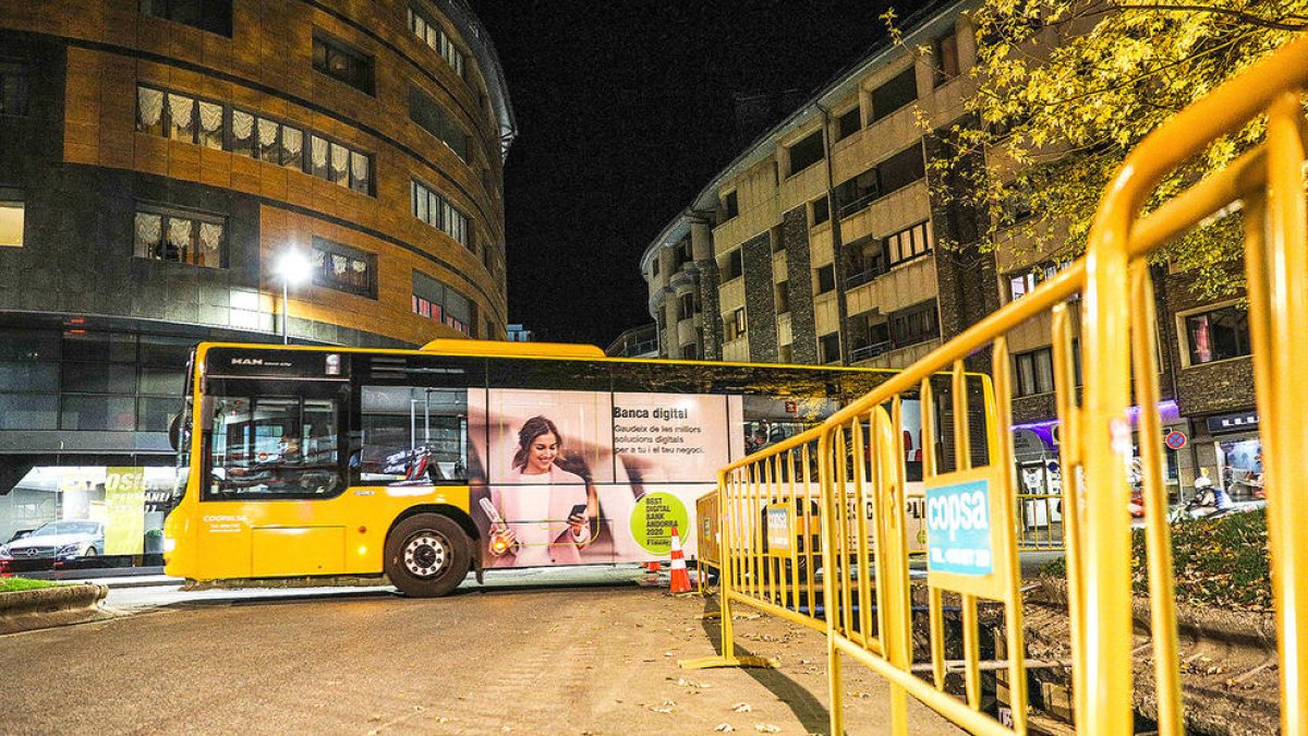 Abonament de 30 euros al mes per als usuaris de bus