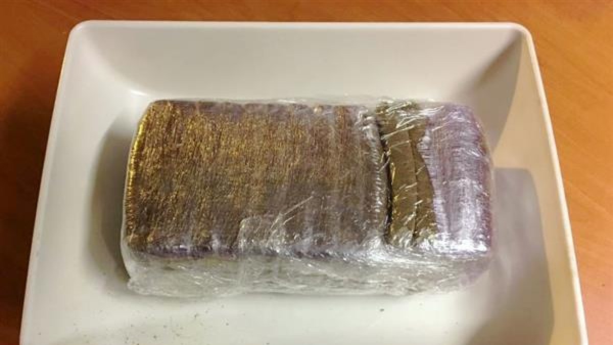 Els 700 grams d'haixix incautats al cotxe del principal acusat.