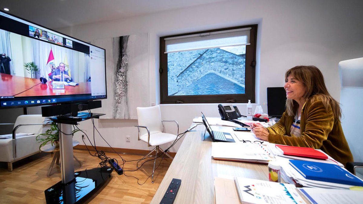 Marsol es reuneix amb l'alcalde de Miraflores