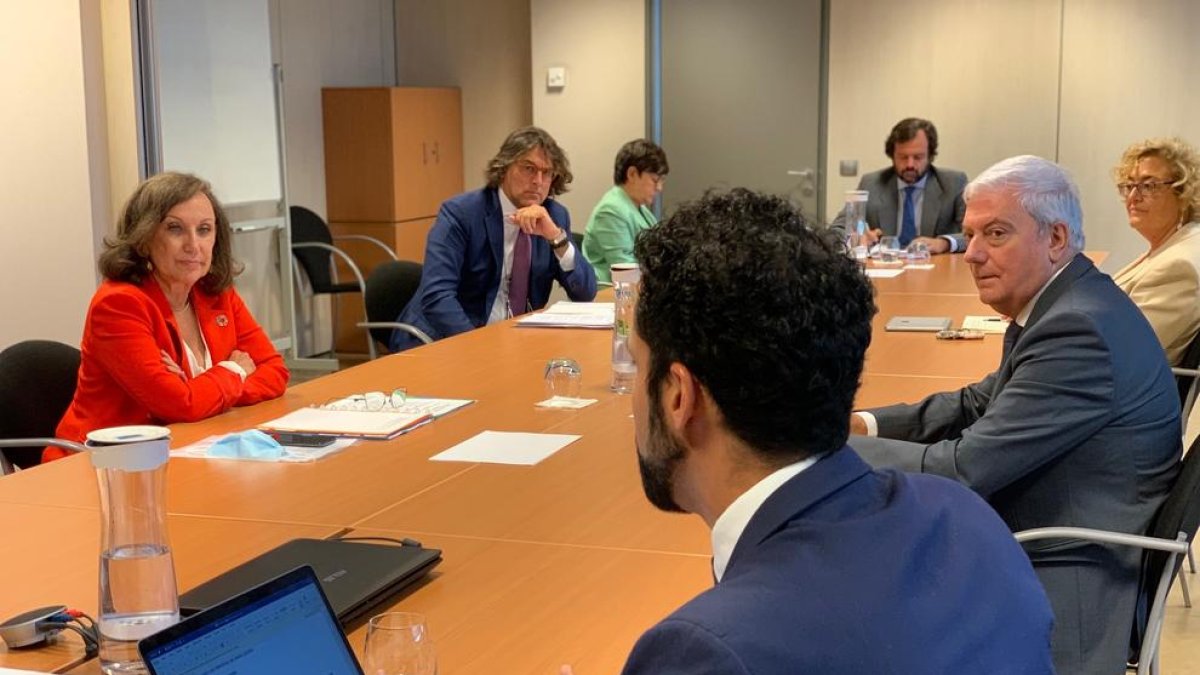 Rebeca Gynspan i Gerard Cadena en la reunió d'aquest matí