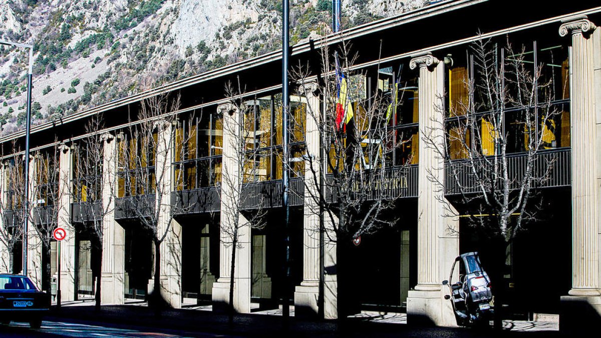 Els rastrejadors es traslladen a l'edifici de les Columnes