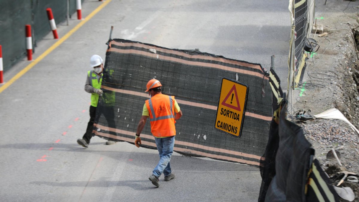 La construcció busca mantenir l'obra pública