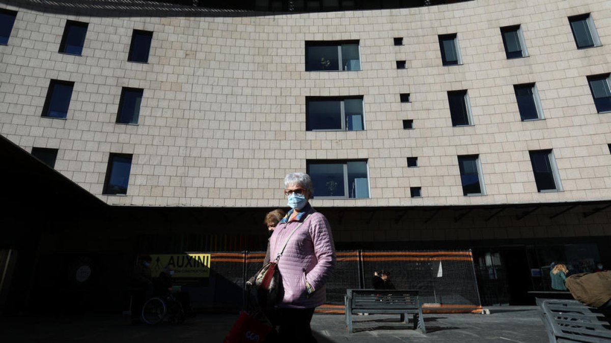 Mor un home de 66 anys ingressat a l'UCI amb Covid-19