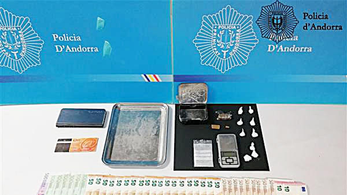 Dinou mesos en presó preventiva per haver estat enxampat amb 22 grams de droga