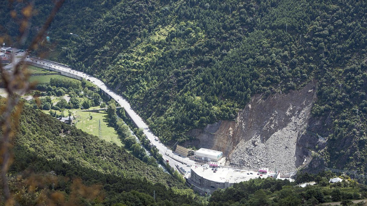 Govern s'eximeix de culpa per l'esllavissada de la Portalada