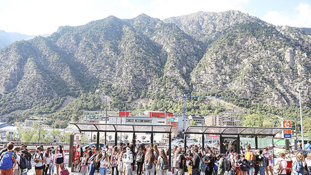 Reforç al transport públic per evitar les aglomeracions