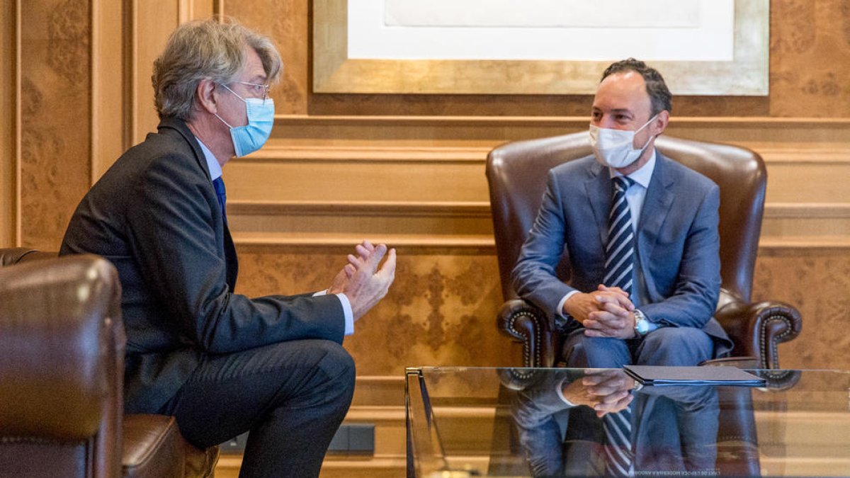 Espot es troba amb el nou ambaixador francès