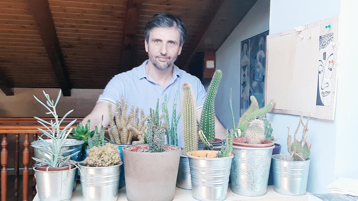 Passar les hores tenint cura de les plantes Joan Micó