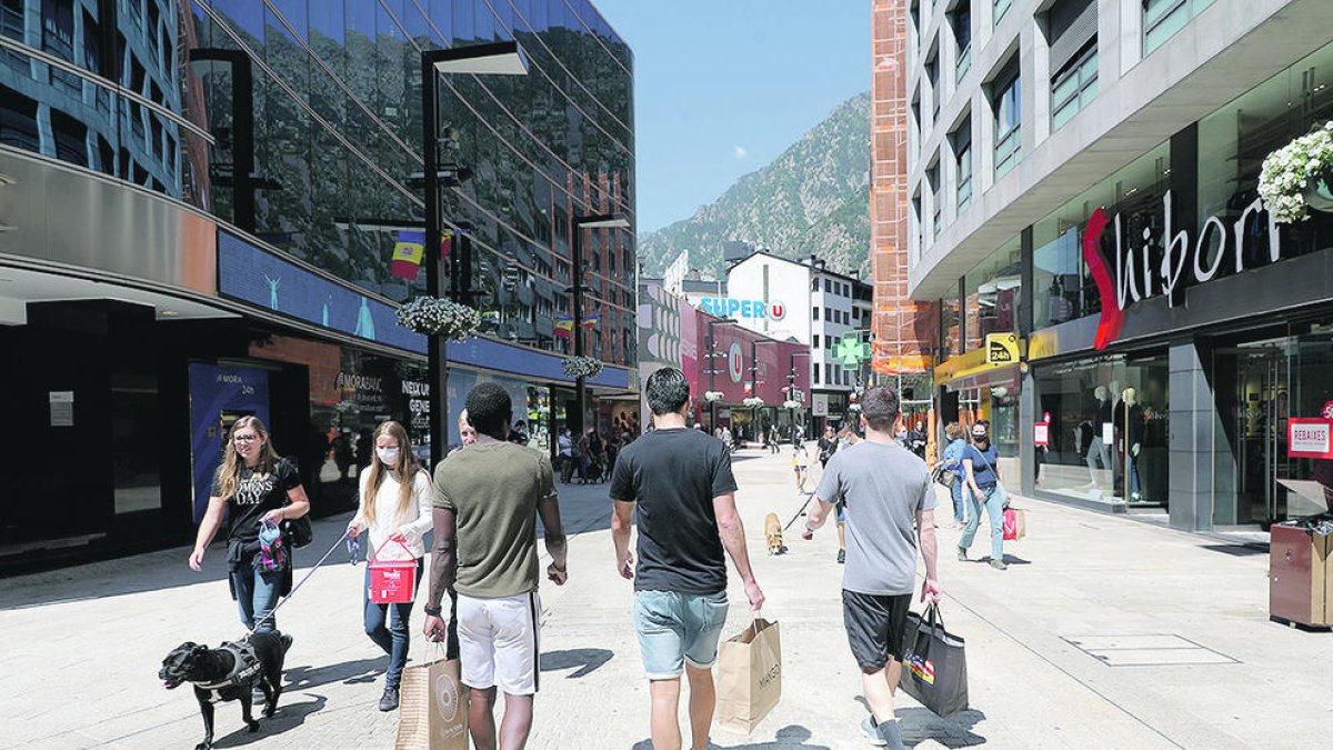 Els comerciants, a l'aguait dels rebrots