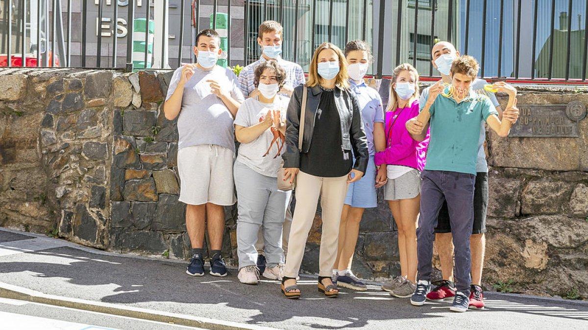 La iniciativa d'Autea per fer una senyalització viària amb pictogrames es fa realitat