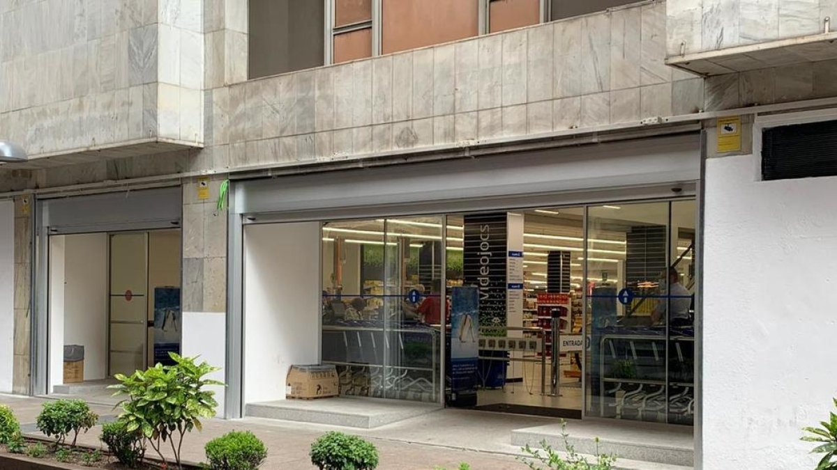 Façana de l'Andorra 2000