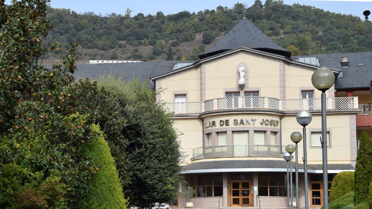 El brot a la residència Sant Josep s'eleva fins als 64 positius