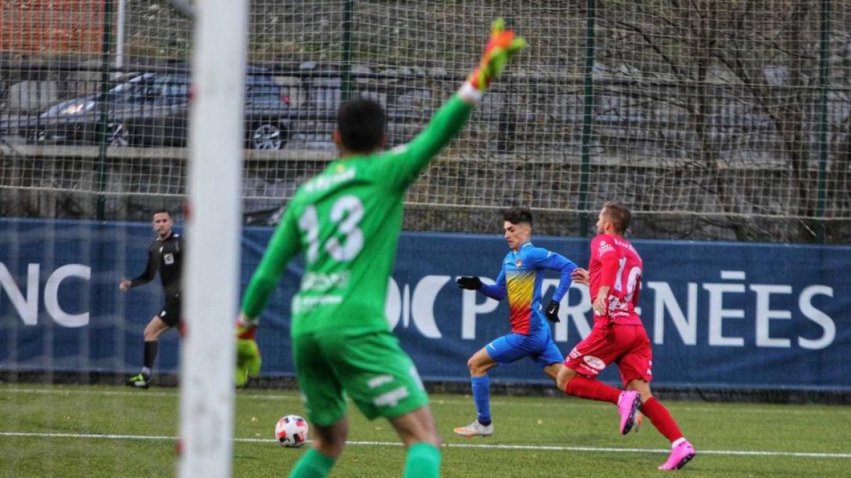 L'FC Andorra s'imposa a l'Olot (1-0)